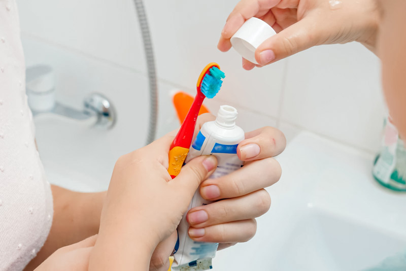 Children should choose toothbrushes based on their age
